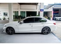 BMW 330e M Sport  Plug-in Hibrid ปี 2020 สีขาว รูปที่ 2